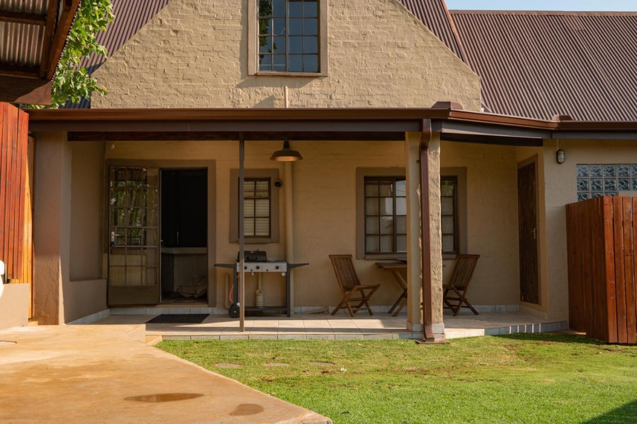 Camdeboo Place Dullstroom Exterior photo