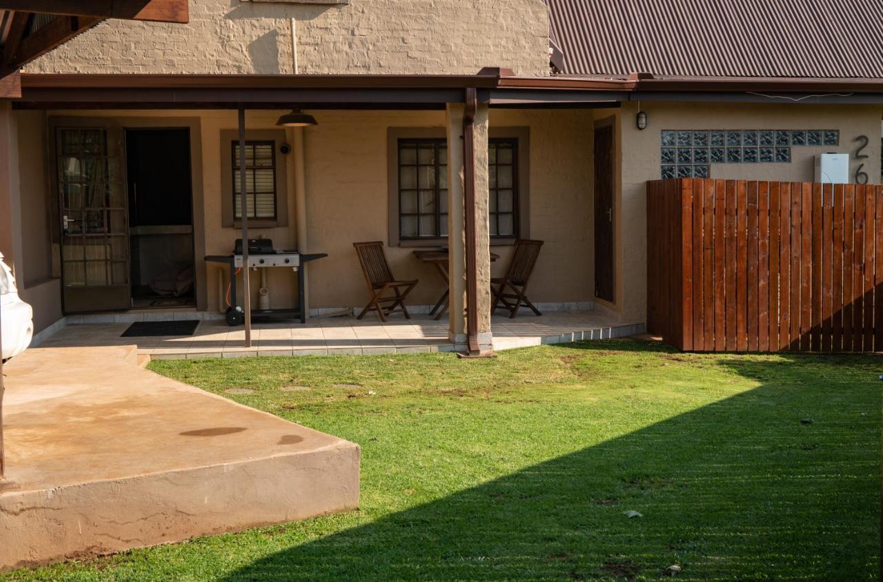 Camdeboo Place Dullstroom Exterior photo